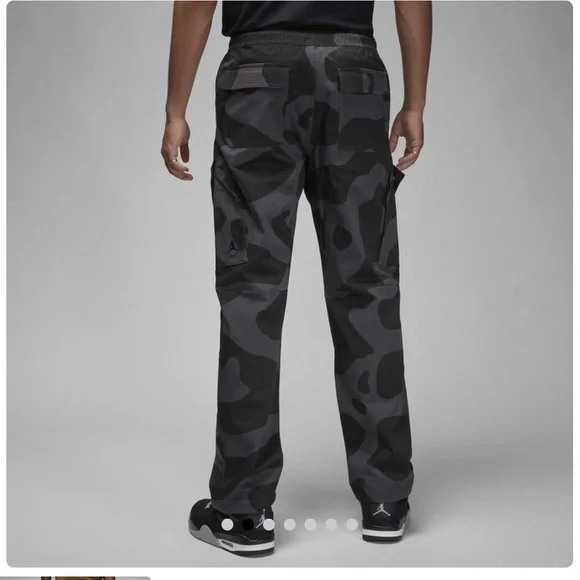 Jordan Essential Chicago Dark Camouflage Cargo Pants - Picture 2 of 7